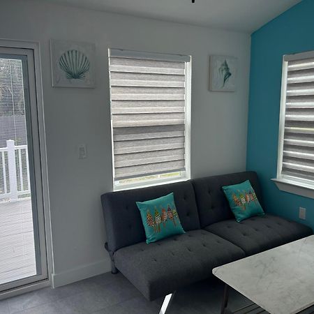 Perfect Getaway-Lovely Cottage House- Near Beaches Nokomis Bagian luar foto