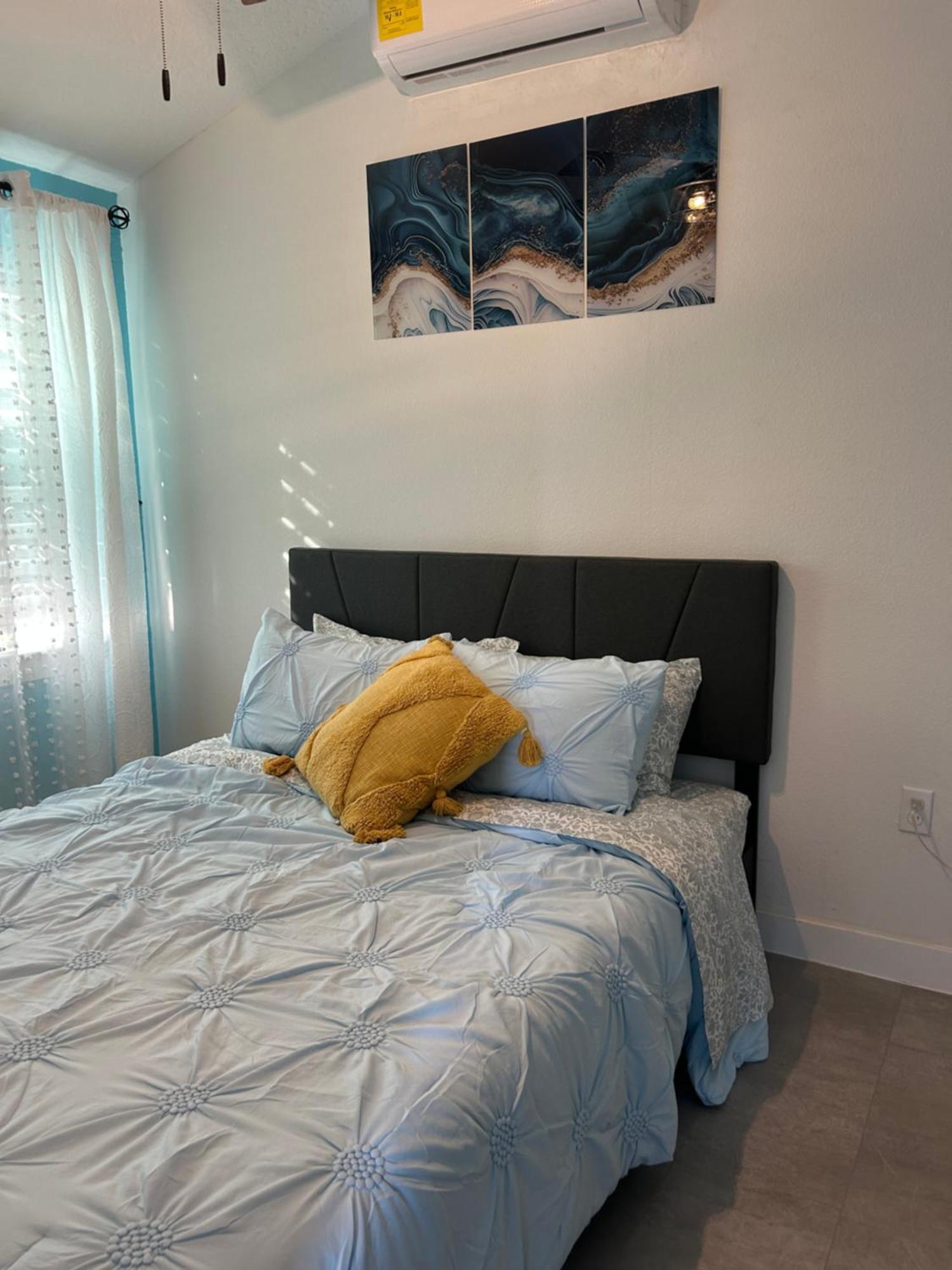 Perfect Getaway-Lovely Cottage House- Near Beaches Nokomis Bagian luar foto